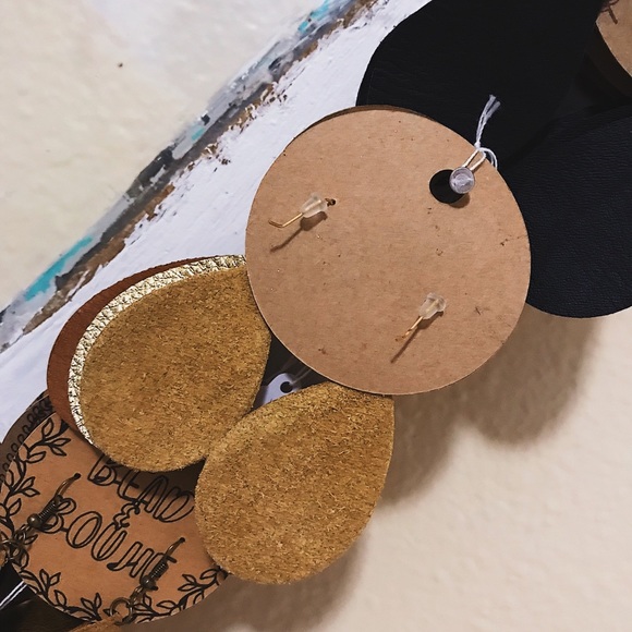 Genuine Metallic Gold Leather Teardrop Lightweight Dangle Statement Earrings - Picture 2 of 8